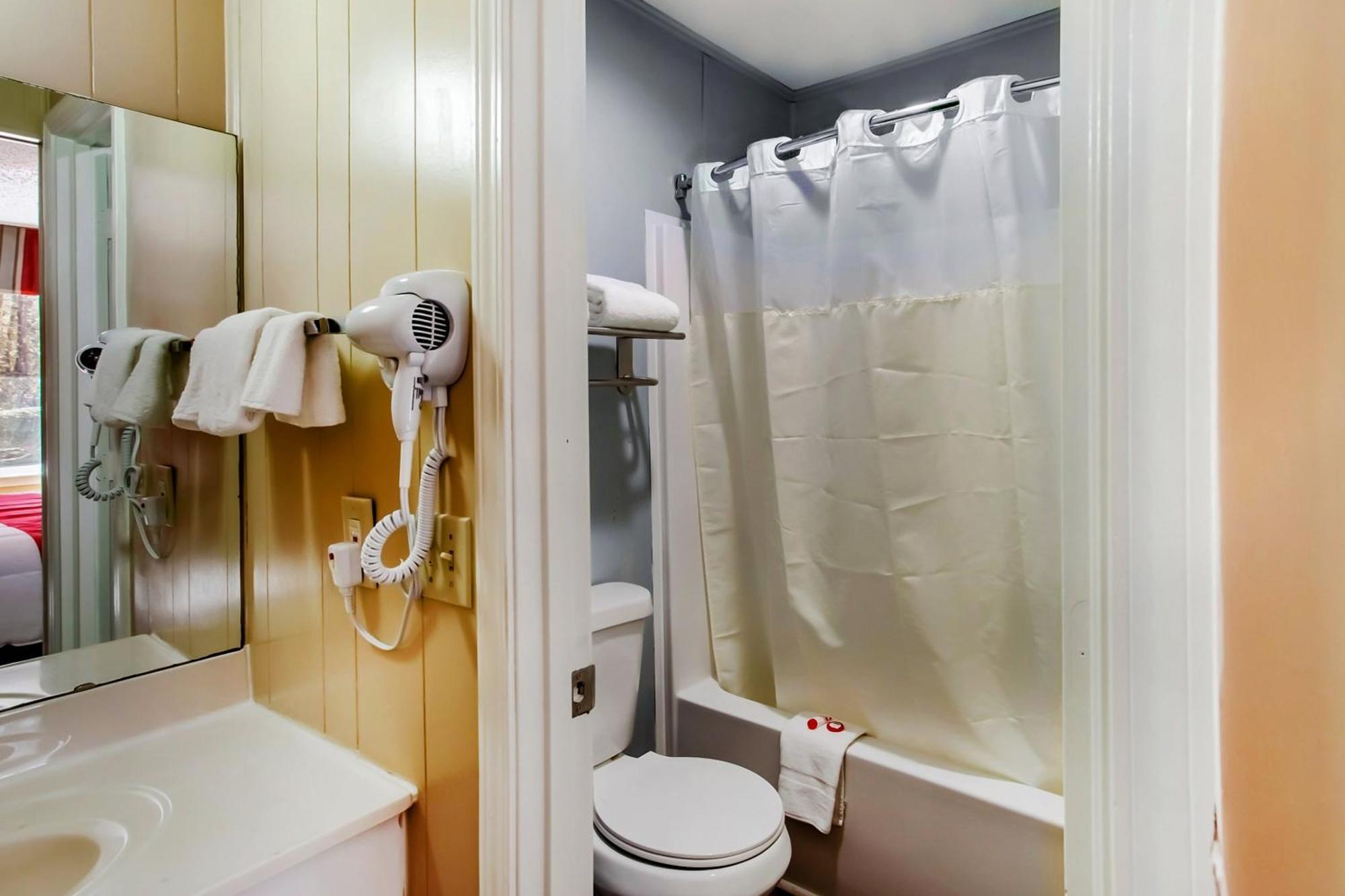 Oyo Hotel Ridgeland East ภายนอก รูปภาพ