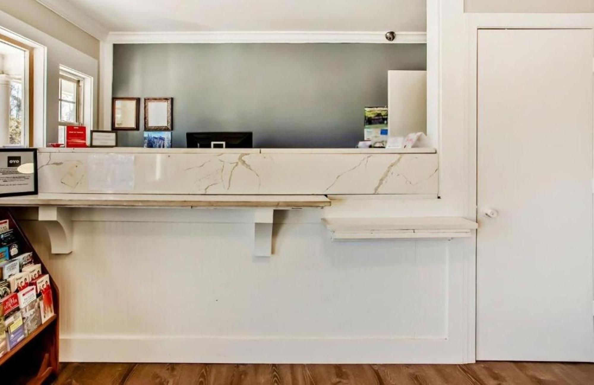 Oyo Hotel Ridgeland East ภายนอก รูปภาพ
